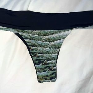 San Lorenzo Nativa Onyx thong belt bottom